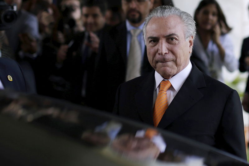 Resultado de imagem para Temer em Portugal no velório