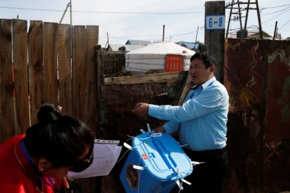 Mongolia economy, graft in spotlight as voters elect president